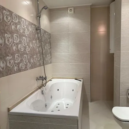 Yo Two - Lux With Parking Апартаменты *